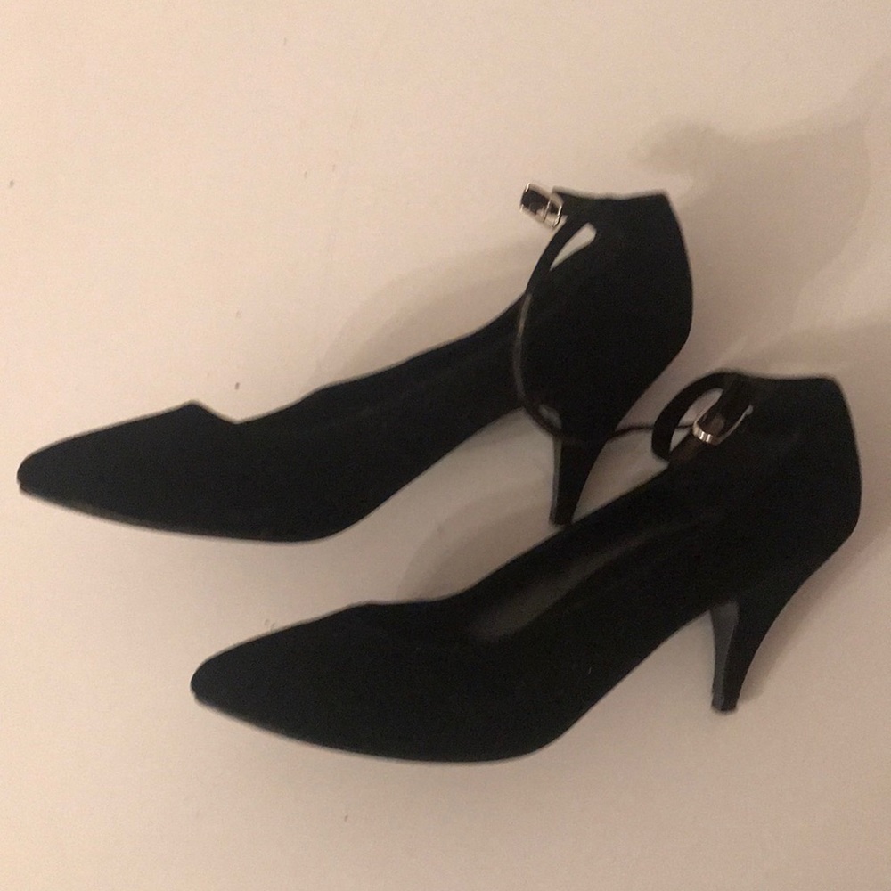 Shoes - Picture 2 of 3